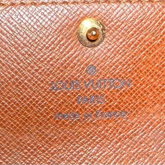 Louis Vuitton Brown Monogram Key Holder - Picture 6 of 12